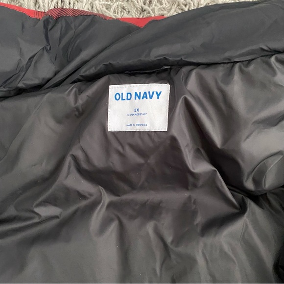 Old Navy Women’s Water Resistant Frost Free Cropped Buffalo Plaid Puffer Jacket - Picture 2 of 4